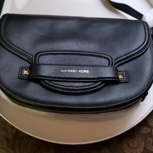 Michael kors hobo hand bbag gold logo